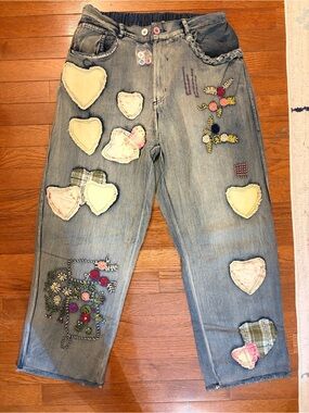 🚨Blue Velvet size large Artisan Heart Patchwork Embroidered Jeans 💕🌸